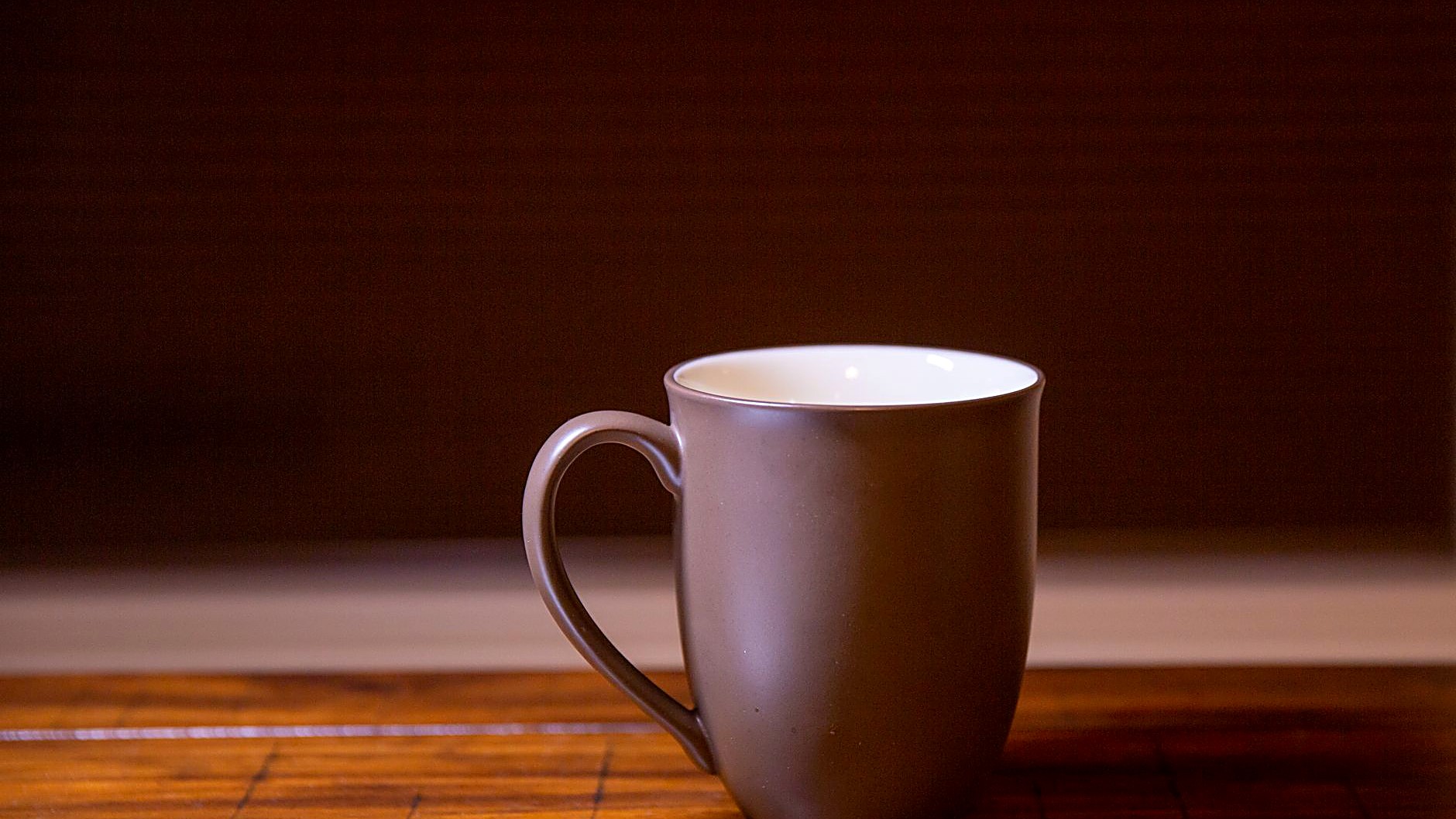 Descubre si el café con leche rompe el ayuno intermitente 16/8. Analizamos el impacto de la grasa y la proteína…