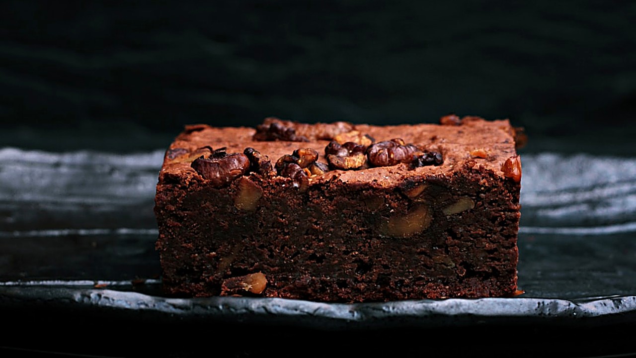 Aprende a hacer brownies keto sin harina ni edulcorantes artificiales. Receta paso a paso, tips de textura y variantes…
