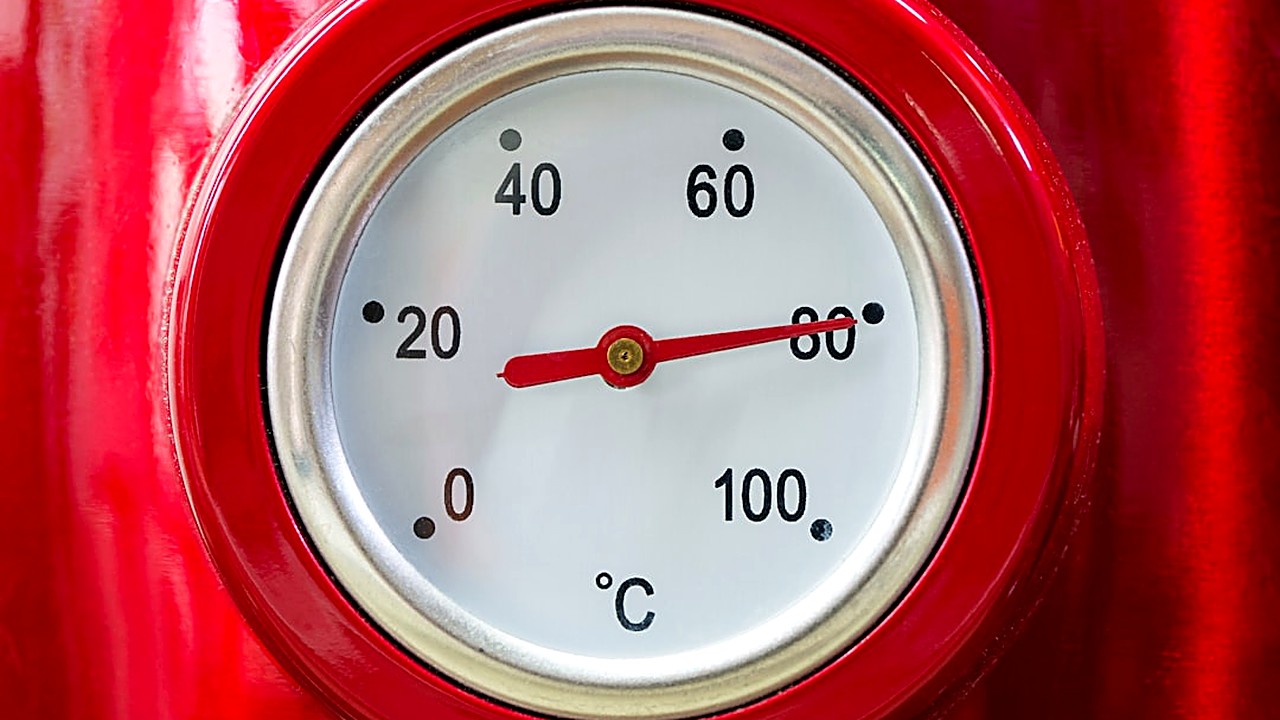 Descubre cómo usar agua fría y caliente para activar la termogénesis y acelerar la quema de grasa sin necesidad…