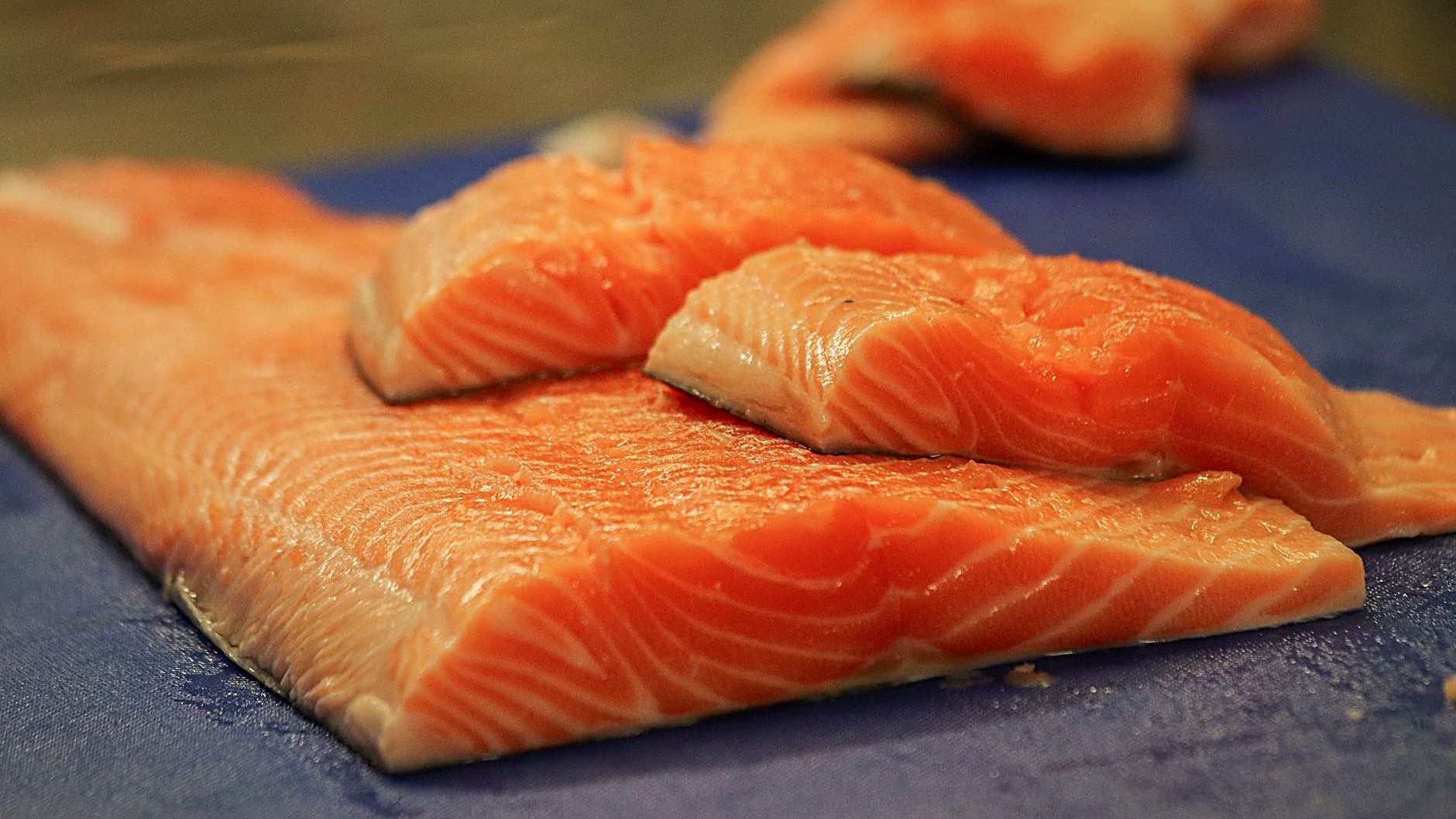Descubre la frecuencia ideal de consumo de pescado en la dieta keto, sus beneficios, tipos recomendados y cómo…