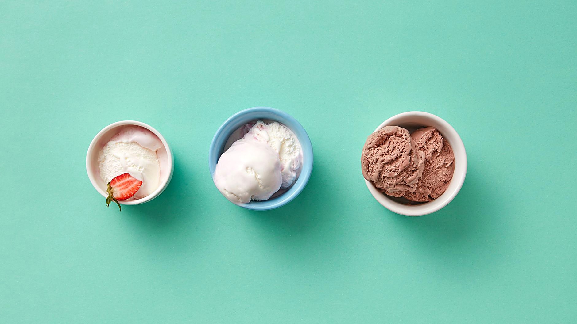 Descubre cómo preparar un helado keto sin azúcar usando solo crema y edulcorante natural. Receta fácil, económica…