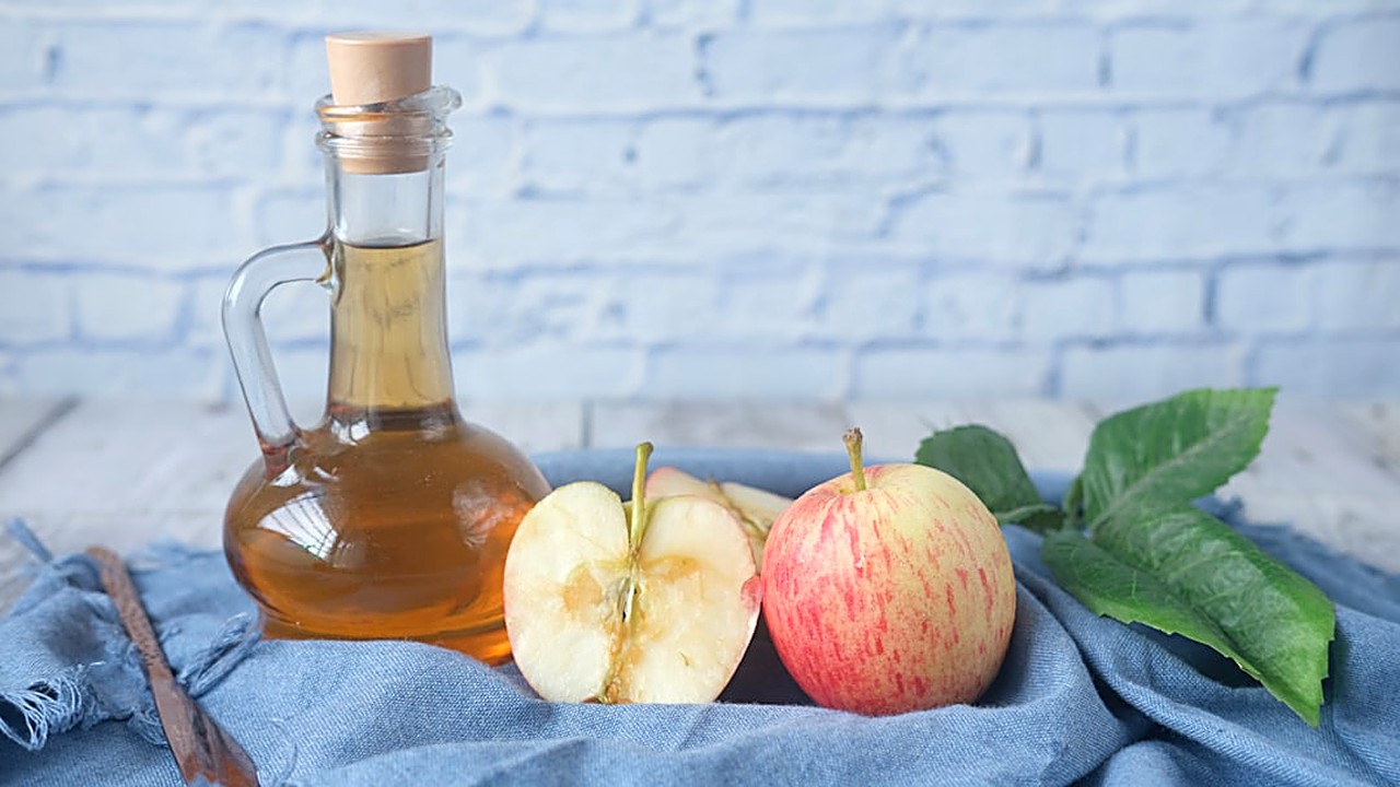 Descubre cómo el vinagre de manzana puede ayudar a reducir la grasa abdominal sin ejercicio, con pautas seguras…