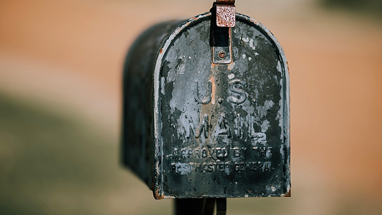Struggling with low email open rates? This practical checklist helps solo founders and small teams identify and fix…