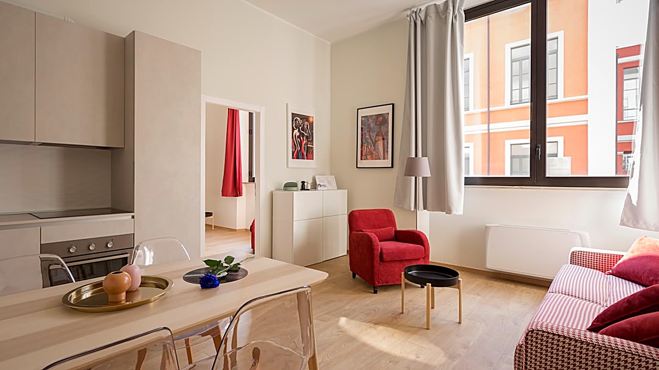 Aprende paso a paso a aplicar el método KonMari en un apartamento de 30 m², con planificación, descarte por categorías…