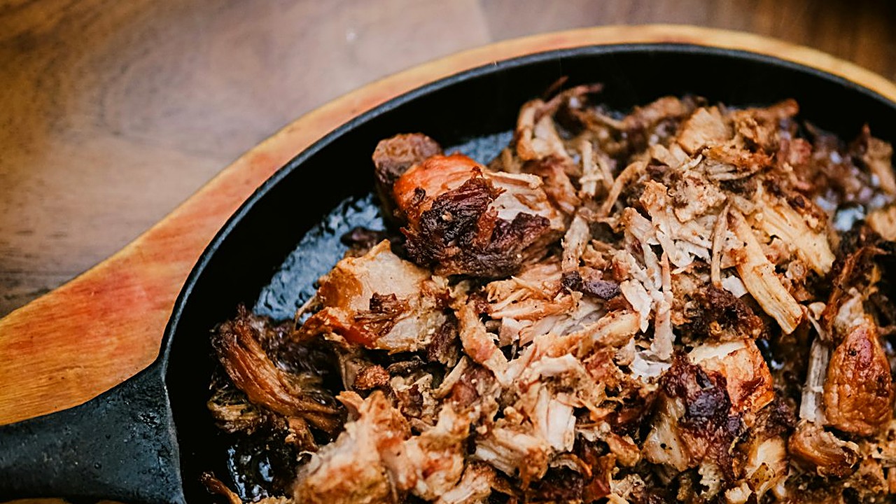 Carnitas caseras como en Michoacán: qué corte comprar, cuánta manteca usar, tiempos exactos de cocción lenta y dorado…