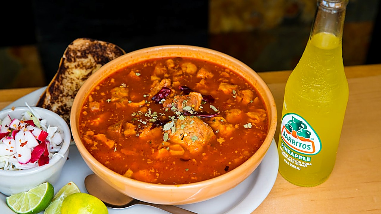 Aprende paso a paso a cocinar un auténtico menudo mexicano en casa, con ingredientes claros, técnicas sencillas…