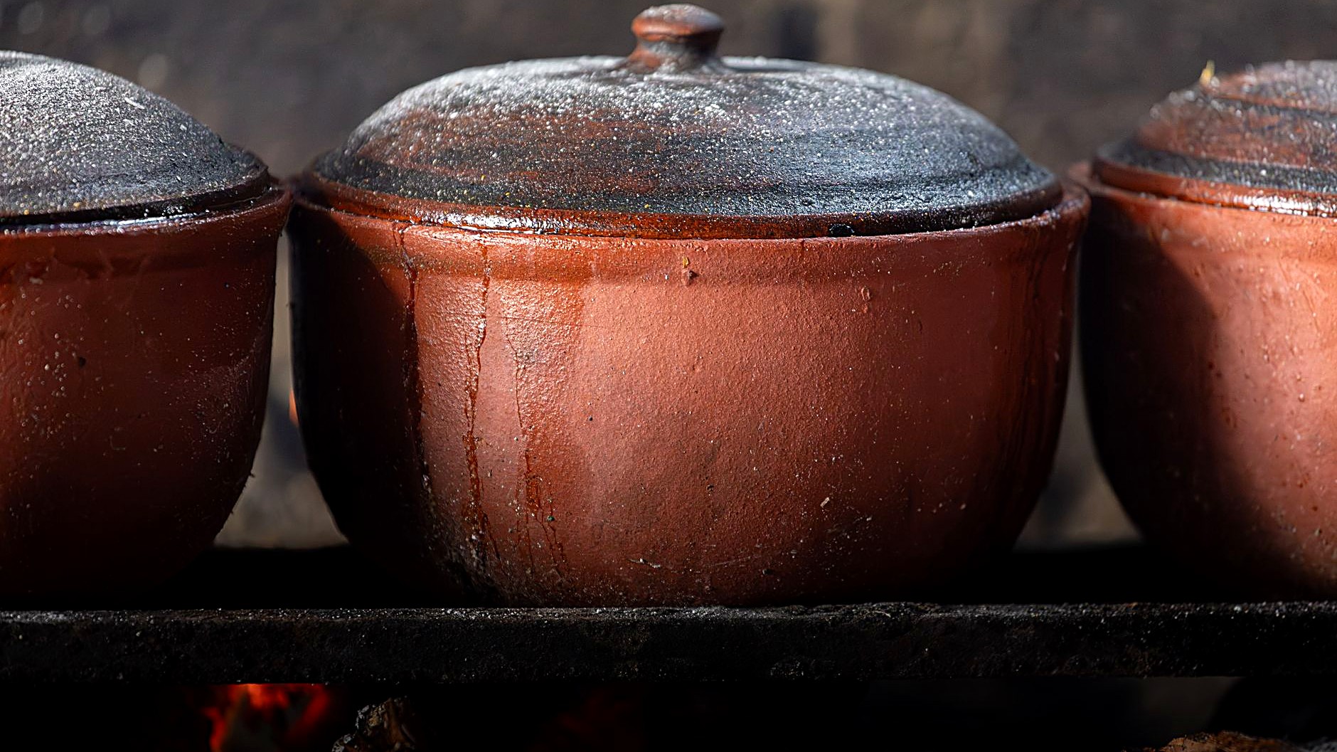 Aprende paso a paso a cocinar una sopa de frijol negro veracruzana, con ingredientes tradicionales, técnicas de sofrito…