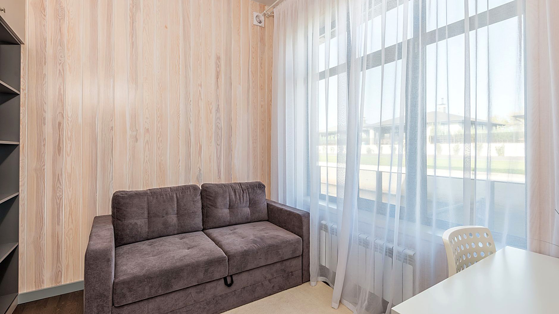 Descubre cómo elegir cortinas para pisos pequeños que no oscurezcan ni reduzcan el espacio. Consejos concretos, medidas…