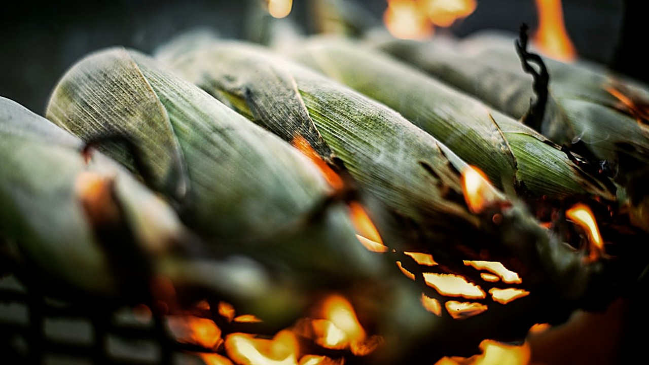 Descubre paso a paso la manera más sencilla de hacer tamales de dulce, con masa, rellenos y cocción al vapor, ideal…
