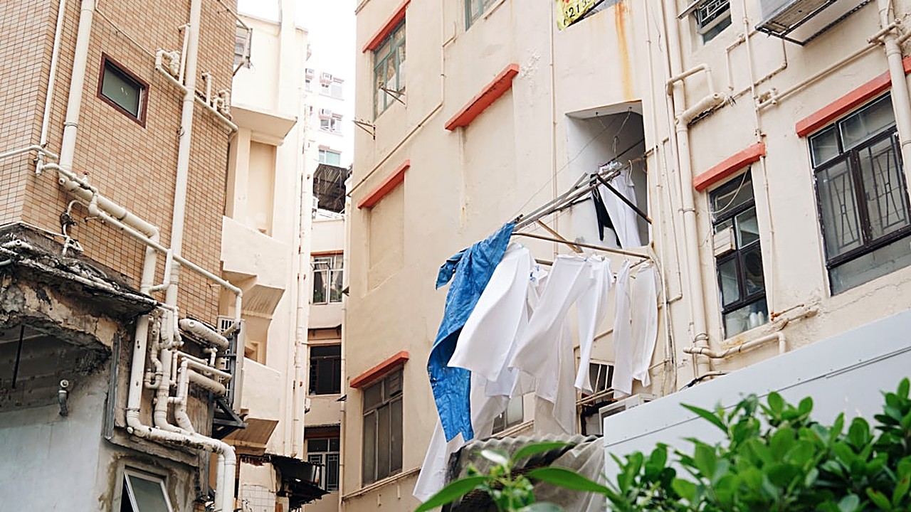 Descubre estrategias prácticas para maximizar el espacio y crear una lavandería funcional en apartamentos reducidos…