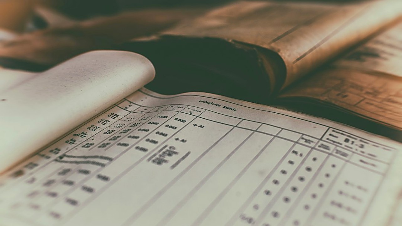 Learn what 50/100/50 means, how to read deductibles and premiums, and the 9 red flags on your auto dec page to fix…