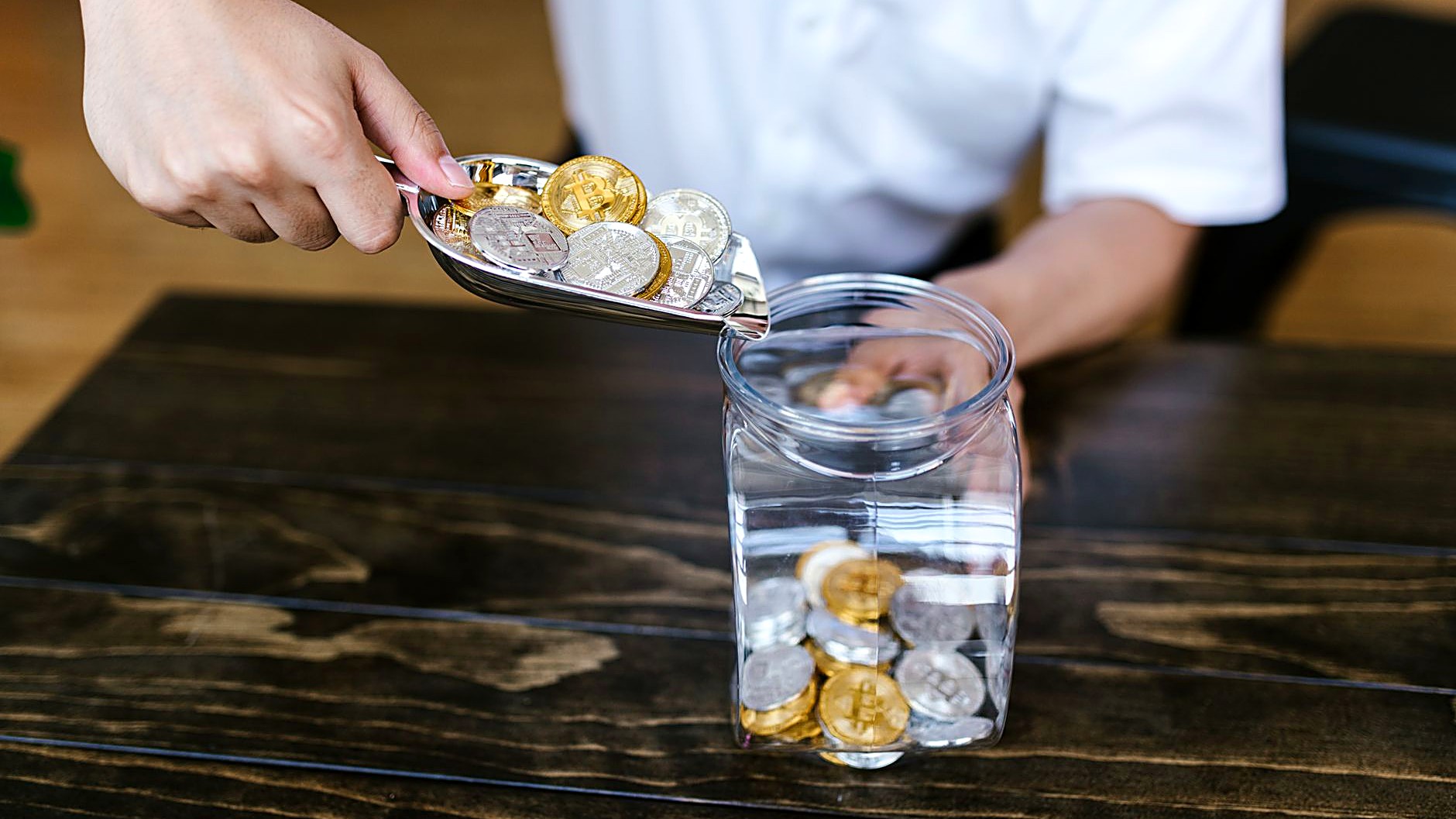 Learn step‑by‑step how to create a solid emergency fund using your current accounts. Simple budgeting, automatic…