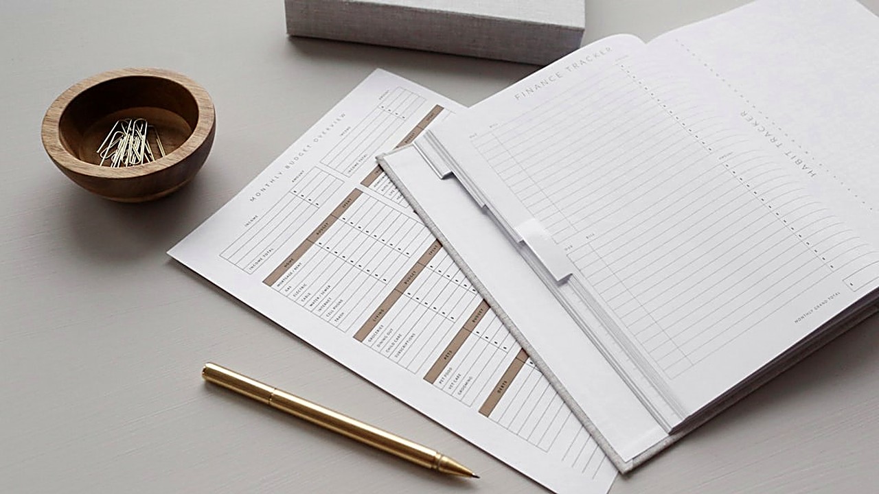 Learn how to start an emergency fund with no savings. Practical steps to build a safety net even when money is tight.