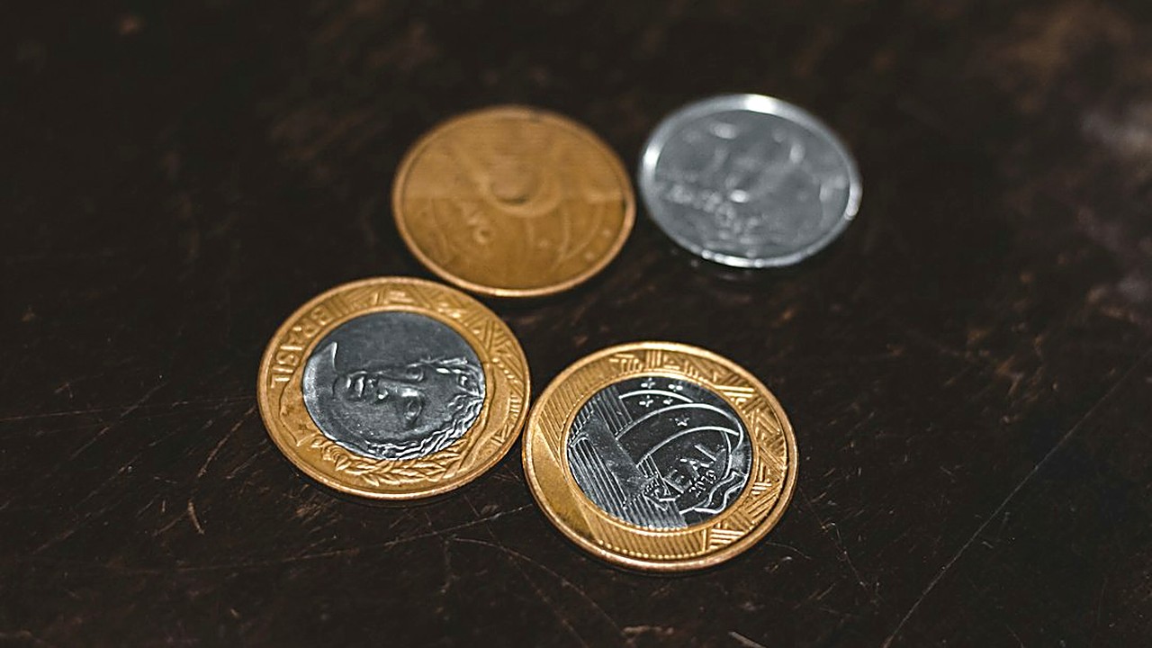 Find every recurring charge on your accounts in one evening, decide what to keep, and turn forgotten subscriptions back…