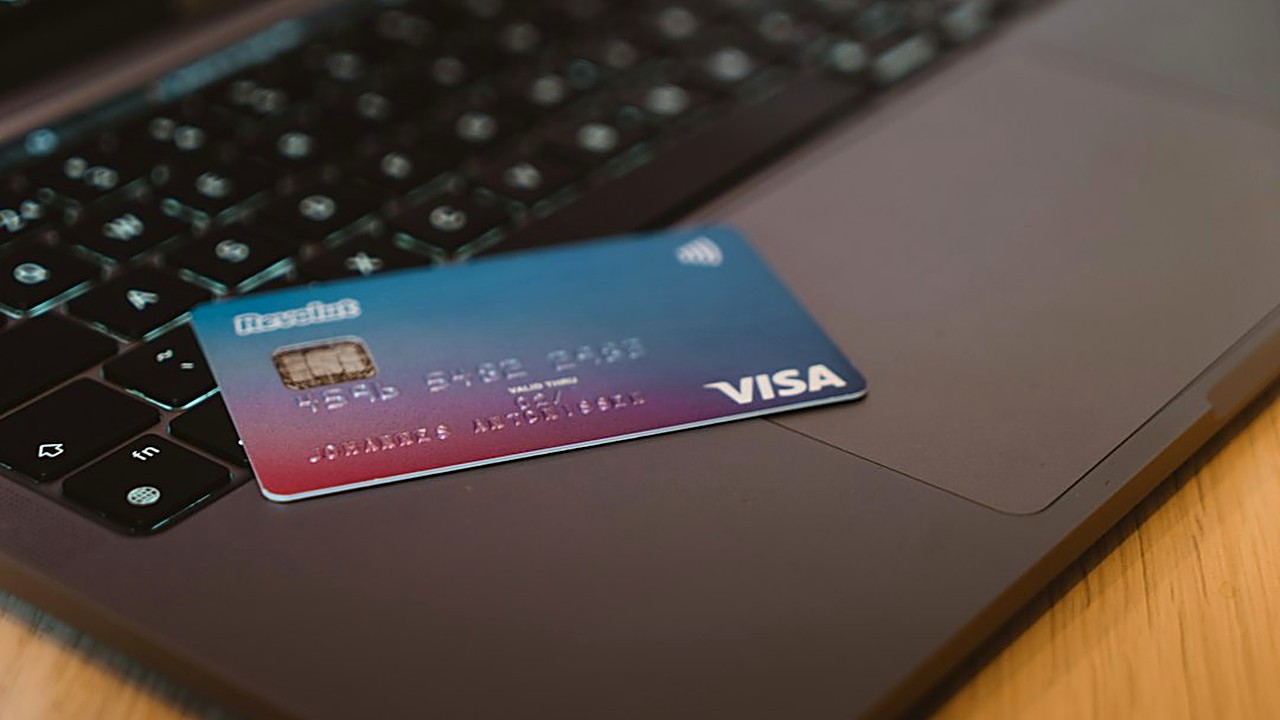 Stuck paying only the minimum? Compare the avalanche and snowball methods, balance transfers and other steps that cut…