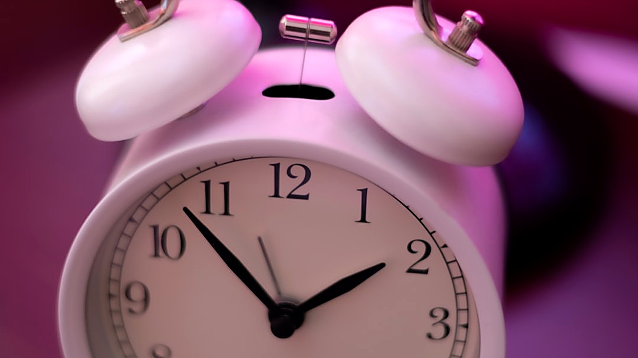 Learn a practical 15‑minute daily routine to track spending, spot leaks, and grow savings without stress. Step‑by‑step…