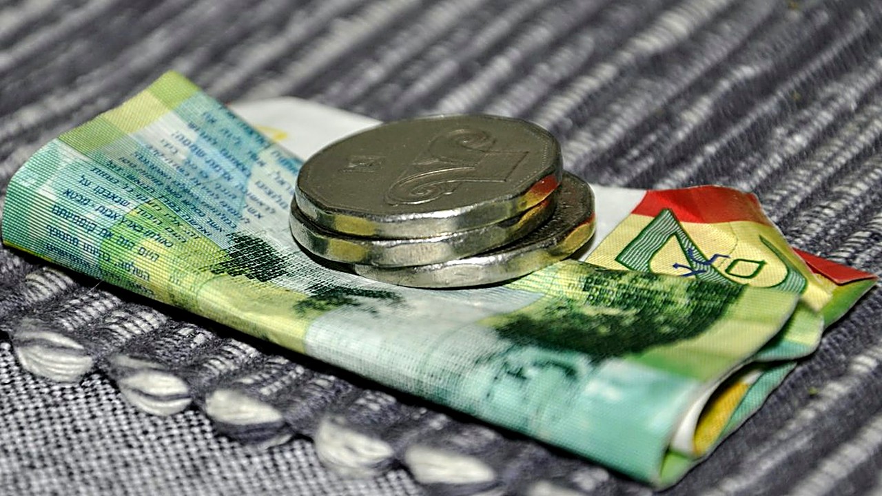 Rising prices make your savings cover fewer weeks of bills. Learn how to recalculate your target, where to keep it,…