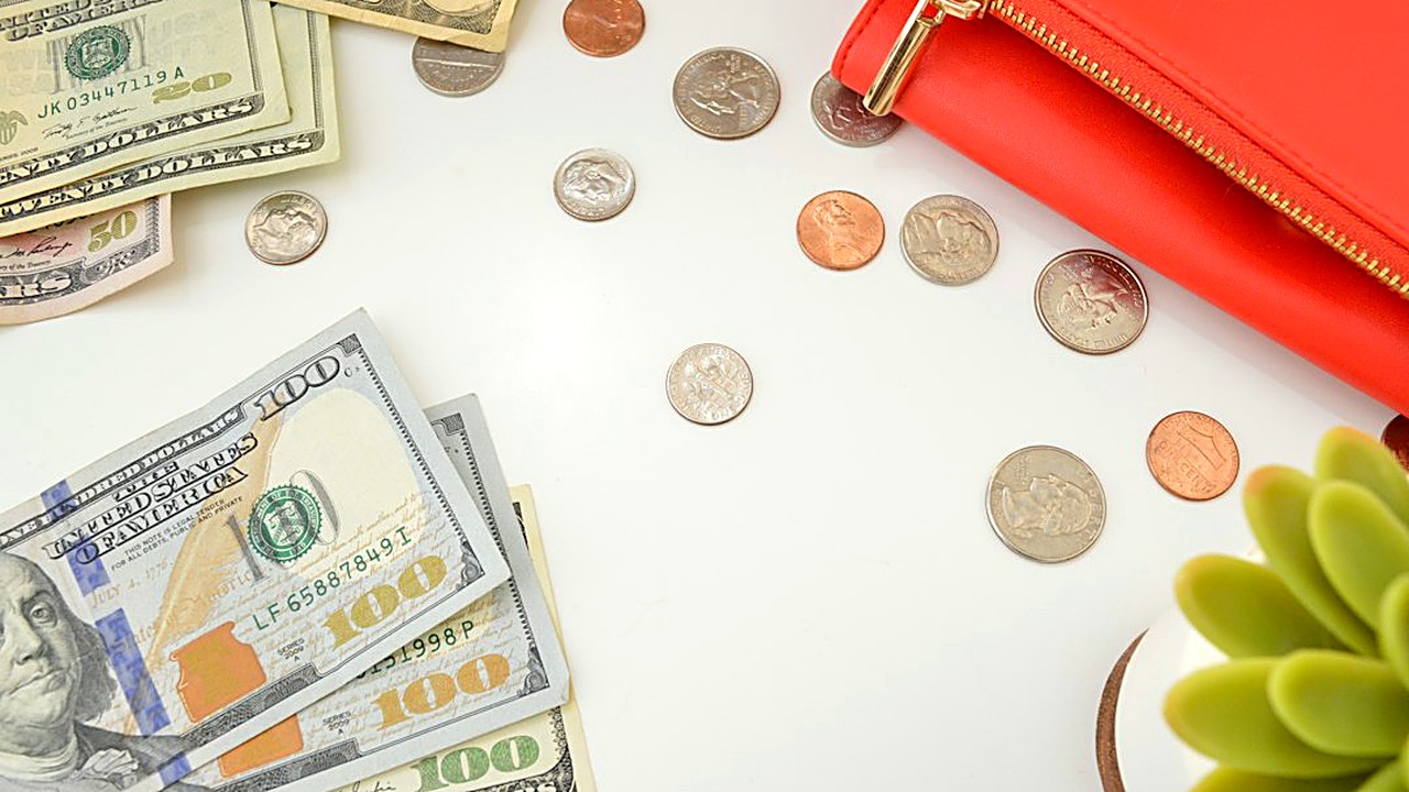 Add up only essential monthly costs, then pick 3 to 12 months based on your job and family. Two worked examples plus…