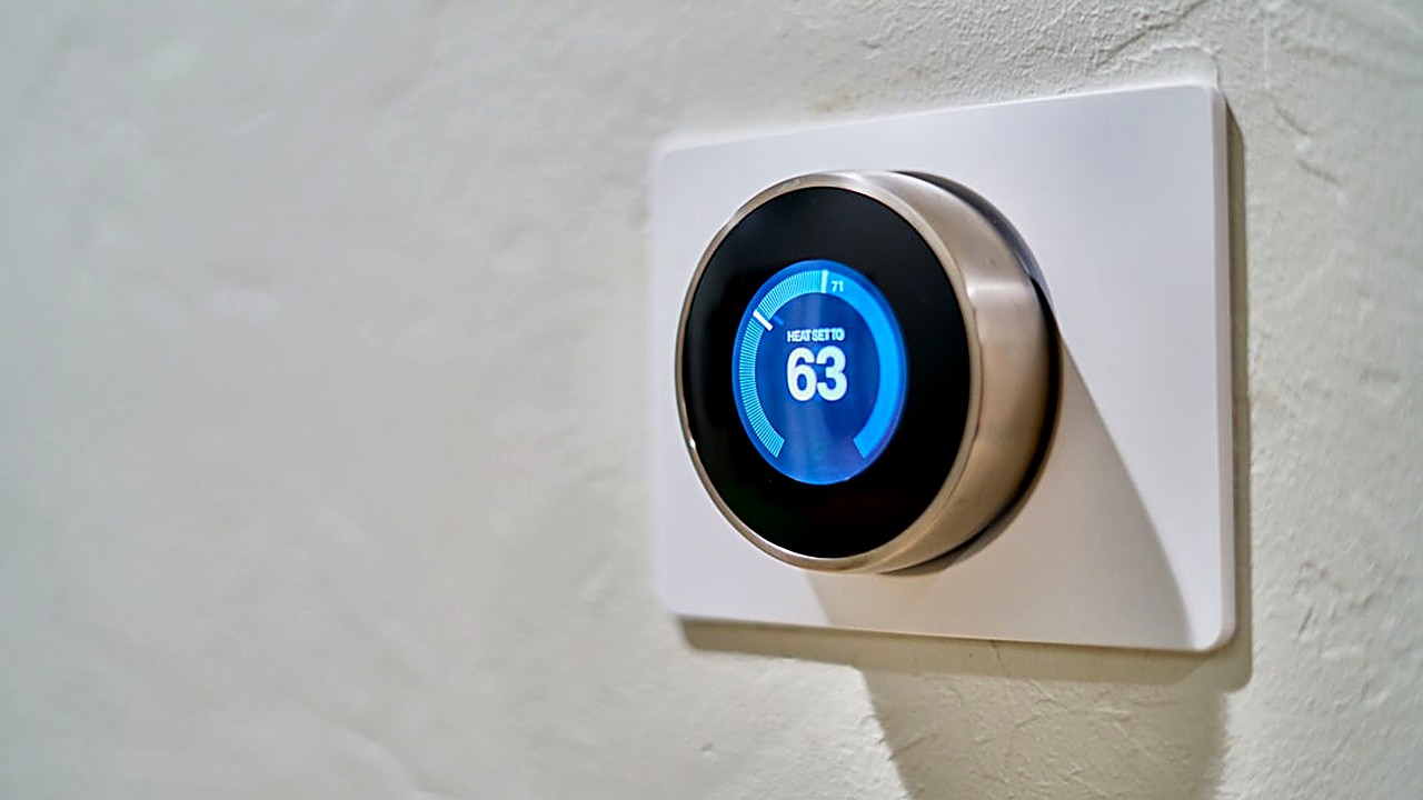 Learn practical ways to lower electricity, gas, and water costs using smart thermostats, lighting, plugs,…