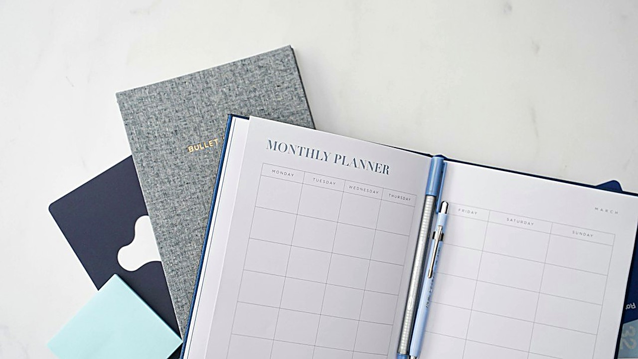 Learn how to budget on a tight income in 7 steps: track 30 days, pick a simple method, cut the biggest leaks and build…