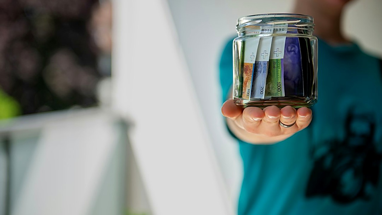Learn a simple 3-step method to keep your emergency fund safe from daily spending using sub-accounts or mental buckets…