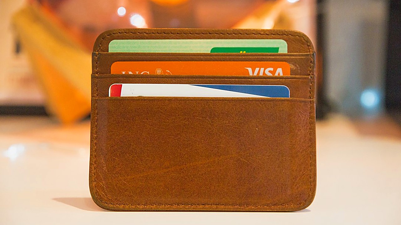 Learn how to stop using credit cards and pay off your balance effectively. Follow these clear steps to take control…