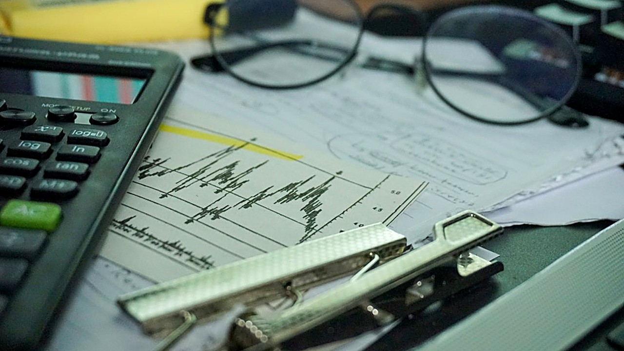 Buying your first index fund? Read these 5 prospectus sections in 20 minutes: fees, strategy, risks, performance…