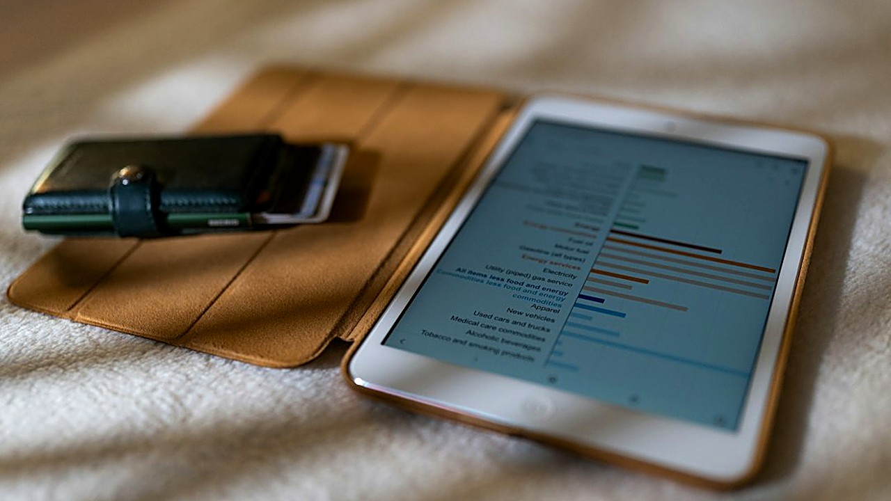 An index fund is a type of mutual fund. Learn the real choice, how fees change your savings, and a 5-step checklist…
