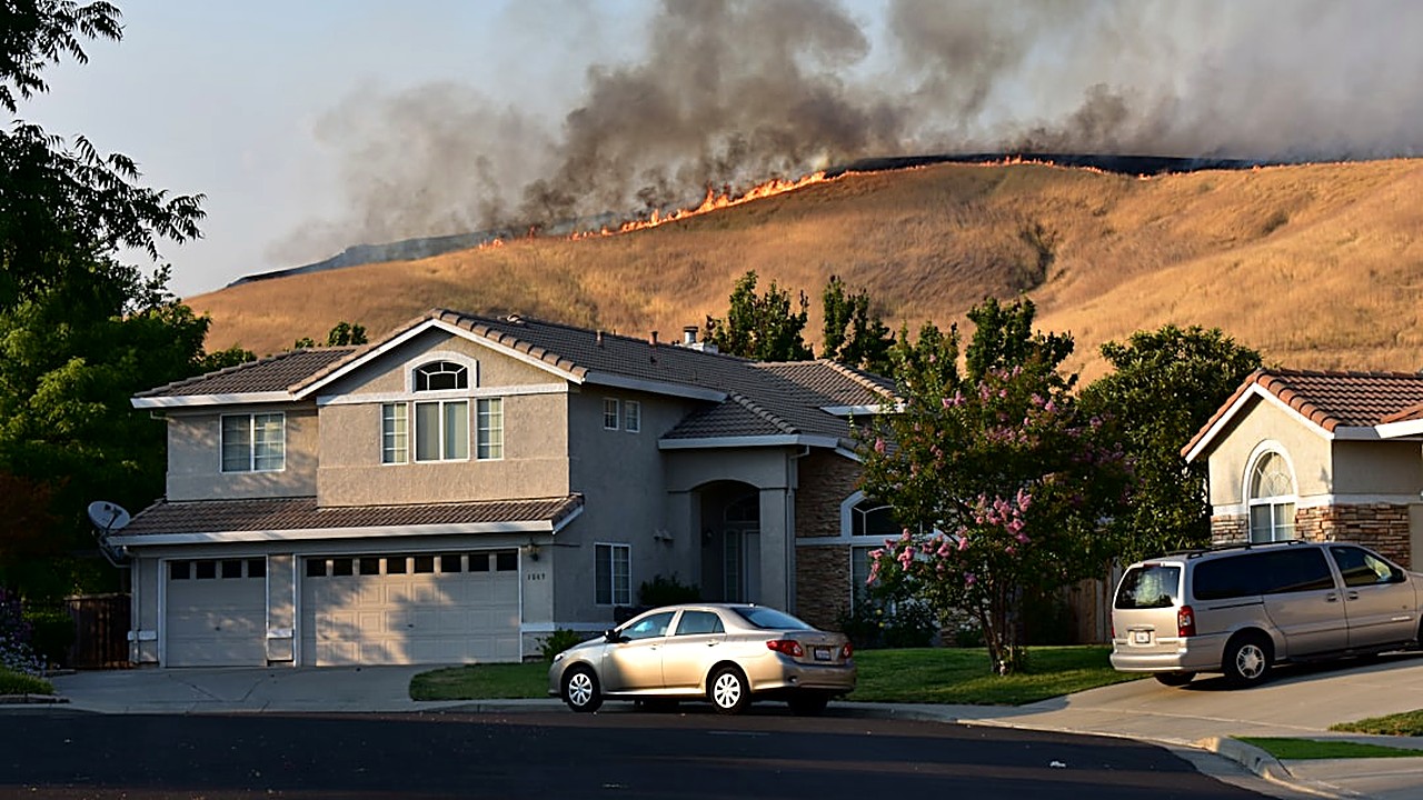Practical ways to lower your home insurance bill while keeping full protection. Learn what really moves premiums…