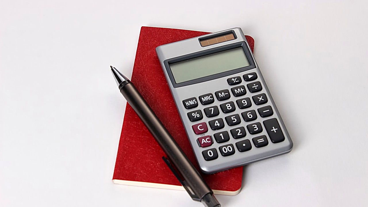 Learn practical strategies to pay off student loans while building a strong credit history. Michael Chen shares…