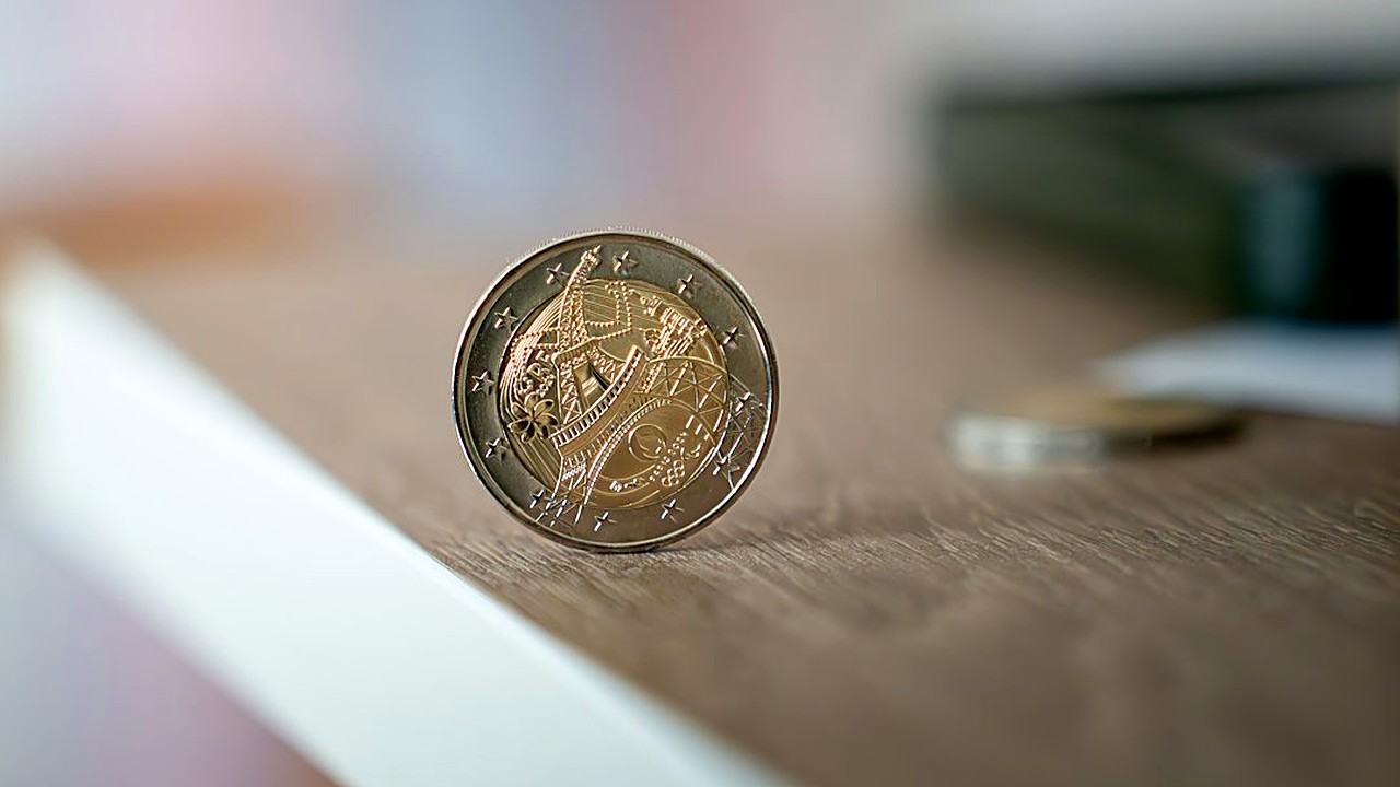 Your first paycheck at a new job can be weeks away and smaller than you think. How to estimate take-home pay, build…