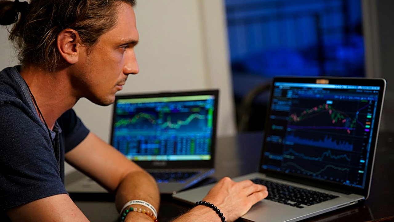 How dividend reinvestment works in index funds and ETFs, how to turn it on in minutes, the tax catch most beginners…