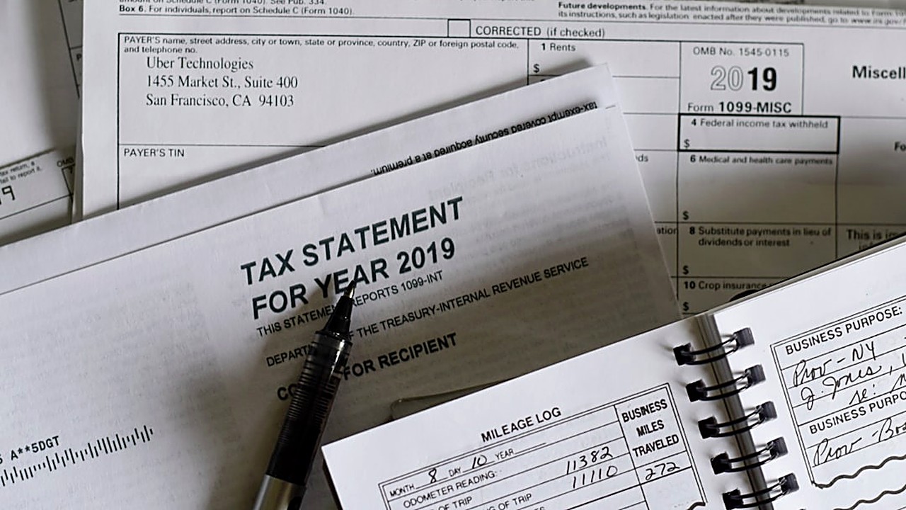 Understand how taxes affect index fund investments for retirement. Learn about capital gains, dividends,…
