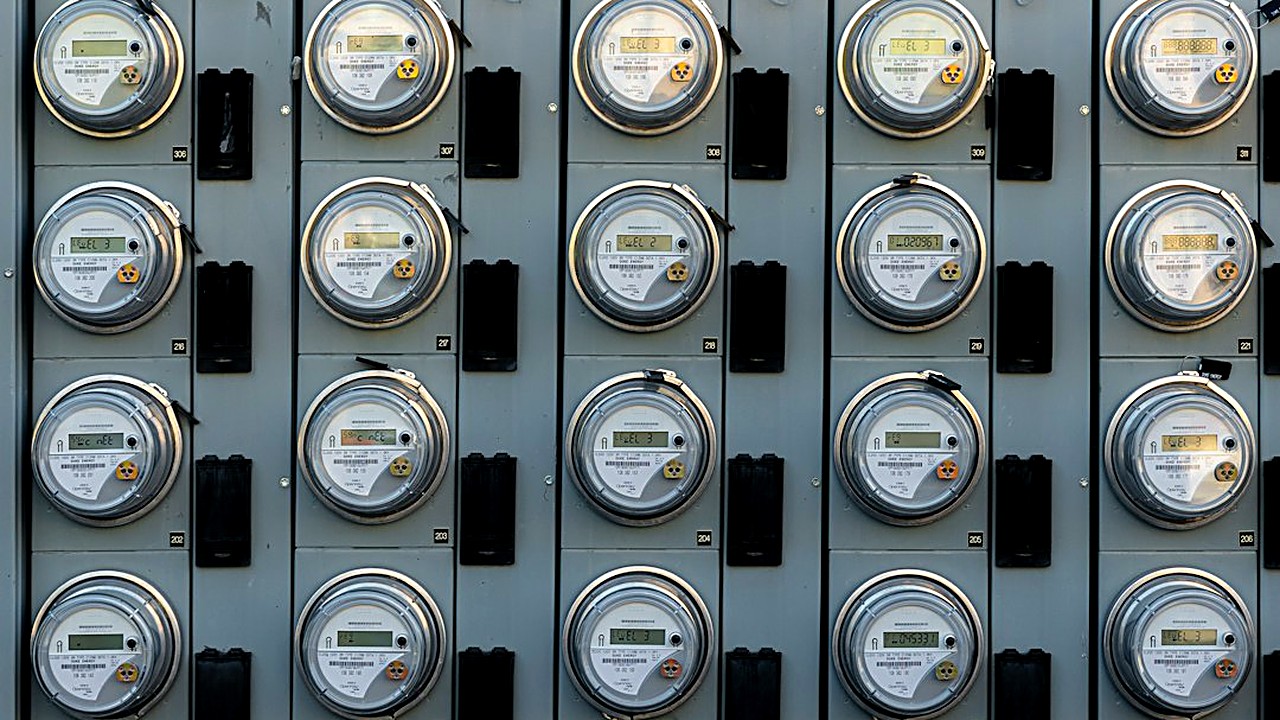 Rising electric and gas rates wrecking your budget? Use the highest-month method, a separate buffer account, and budget…