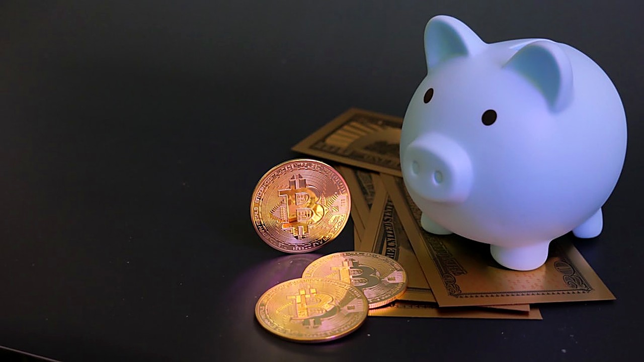 Discover how much to save for retirement starting at 25. Learn the 15% rule, exceptions, and smart strategies to build…