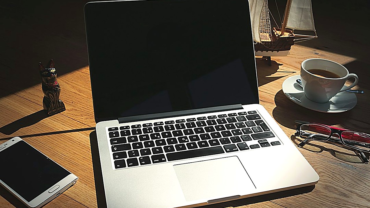 Duties instead of results, one resume for every job, flashy layouts, old jobs and buried strengths. See 5 resume…