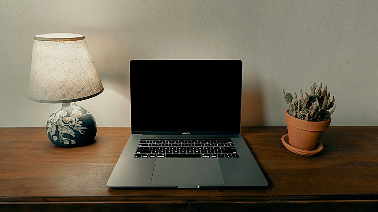 Sending resumes and hearing nothing back? Here are 9 signs your resume is working against you, with before-and-after…