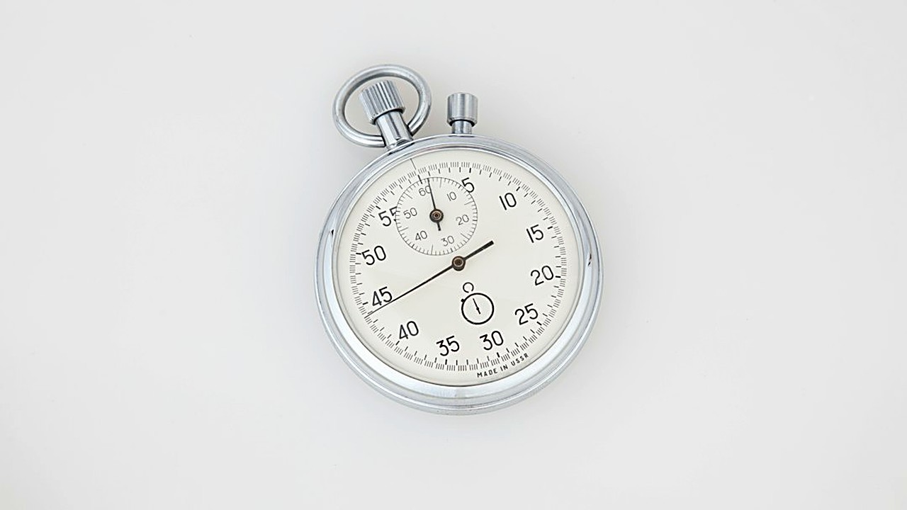 Use your IELTS Speaking Part 2 prep minute well: a timed 4-box keyword grid, a full example, and phrases that help you…