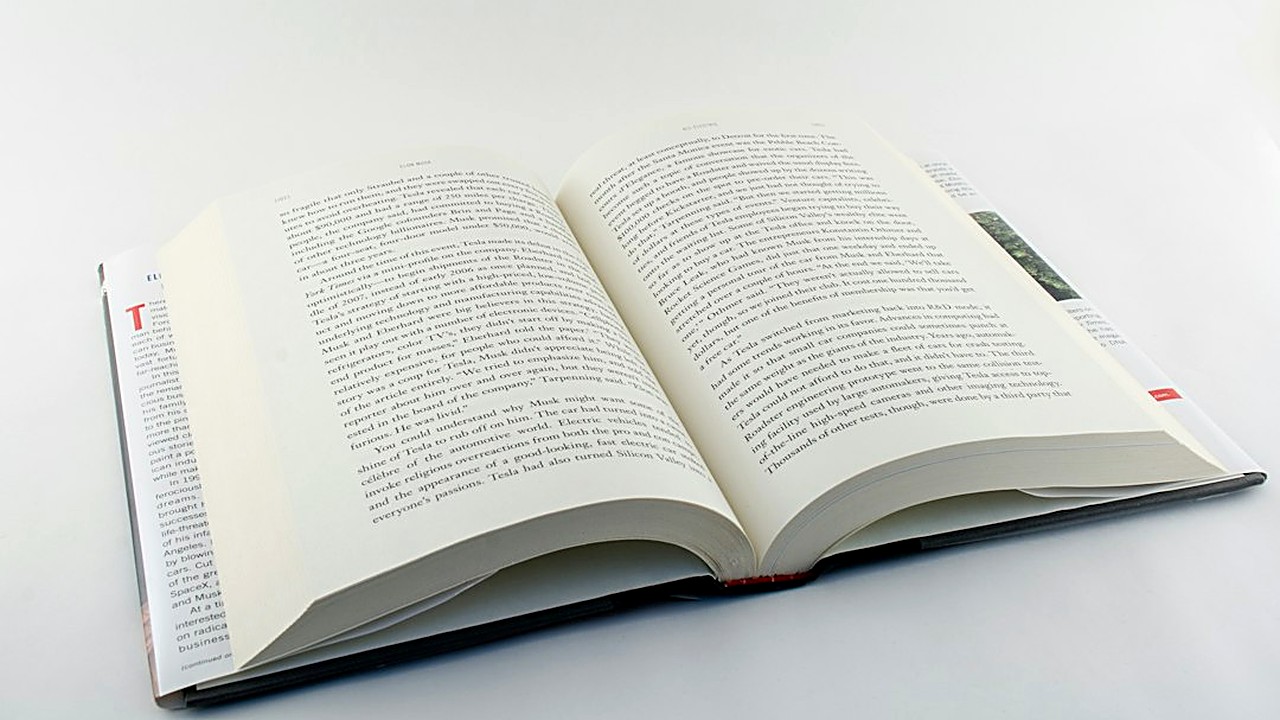 Five IELTS Speaking tips you can practise alone: a 3-step answer shape, Part 2 notes in one minute, phrases for blank…