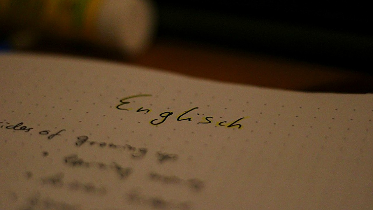 Running out of words after 30 seconds? Use the detail, reason and feeling rule plus a five-line note format to speak…
