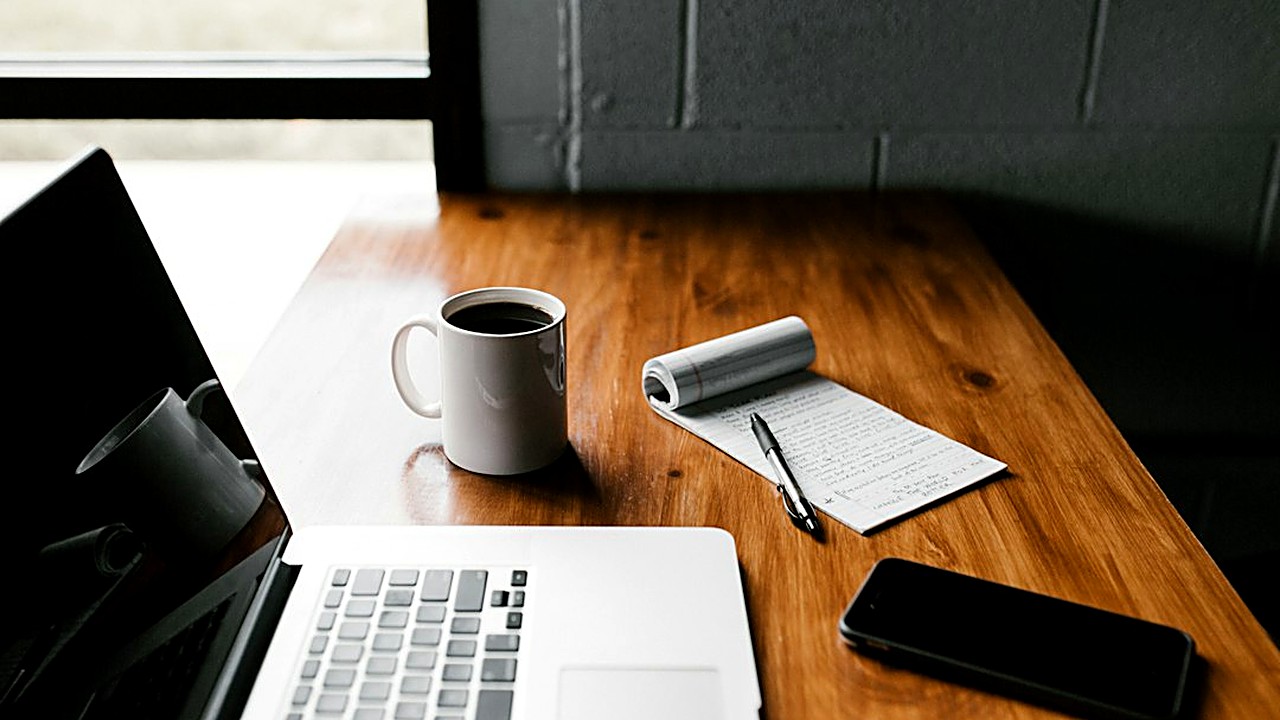 Stop wasting time on outdated resume advice. Learn the hard facts about what recruiters really look for to land your…
