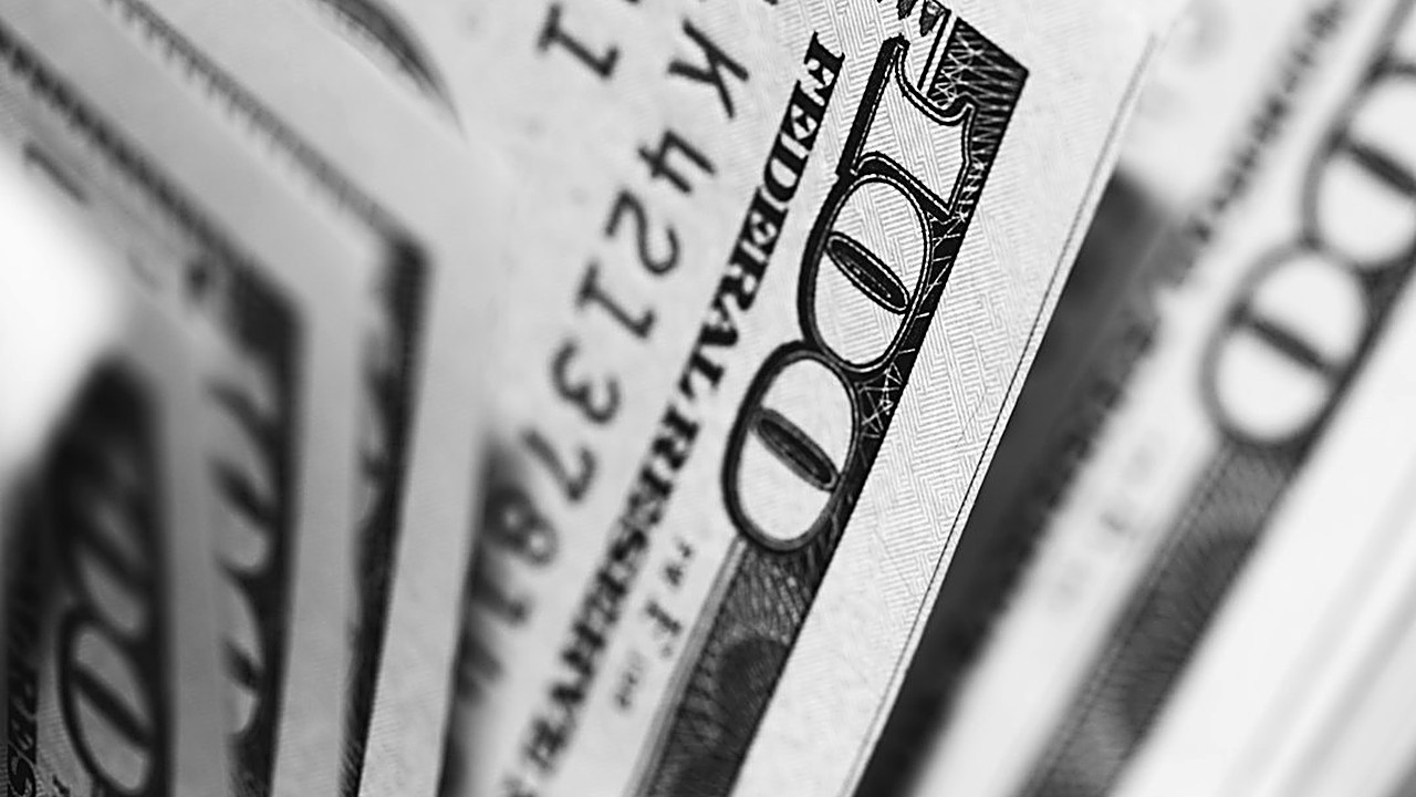Asked your salary expectations too early? Use these 7 word-for-word replies to delay the number politely, learn…