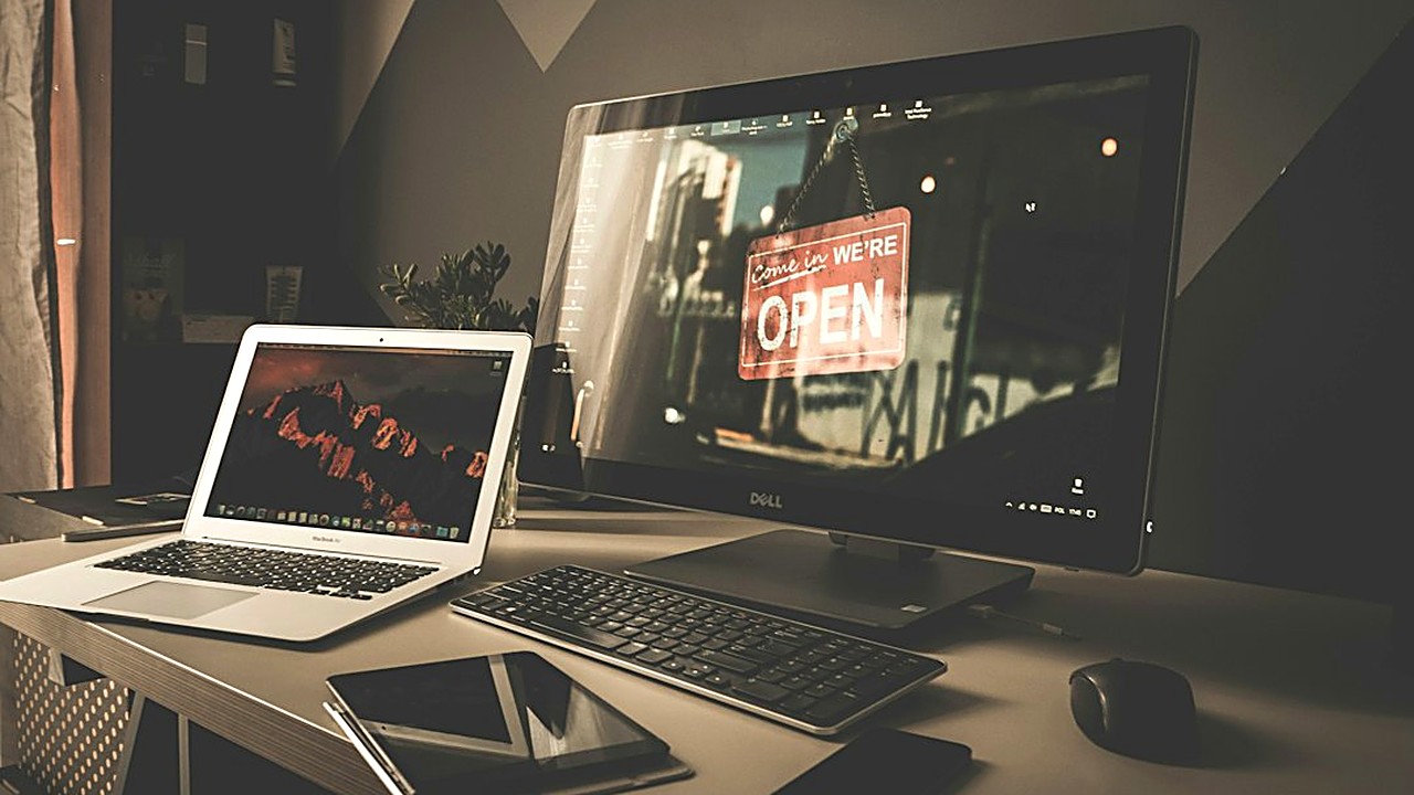 Changing careers? Answer 'Why should we hire you?' with the Bridge, Proof, Commitment formula. Includes 3 full sample…