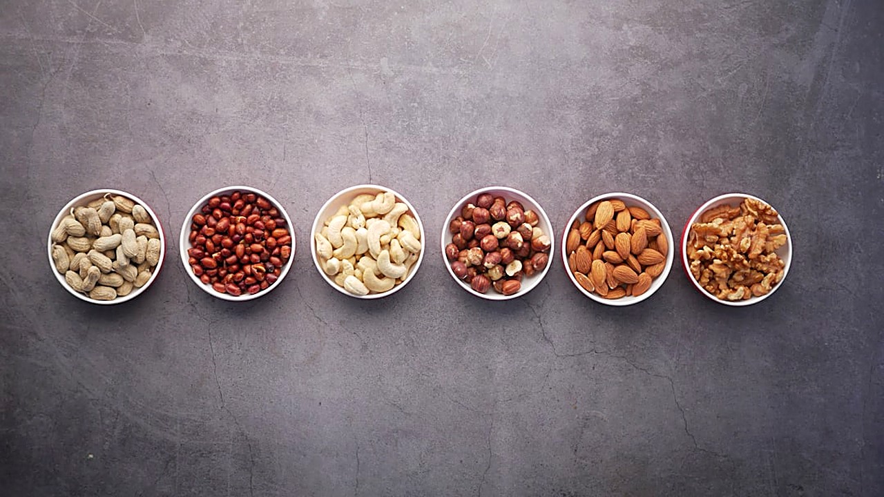 Discover practical low‑carb snack ideas that help keep blood sugar steady, with protein, healthy fats, and fiber…
