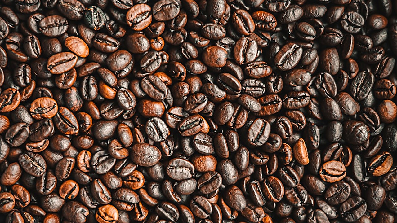 Does coffee cause ringing in your ears? Learn how caffeine affects tinnitus and practical ways to reduce its impact…