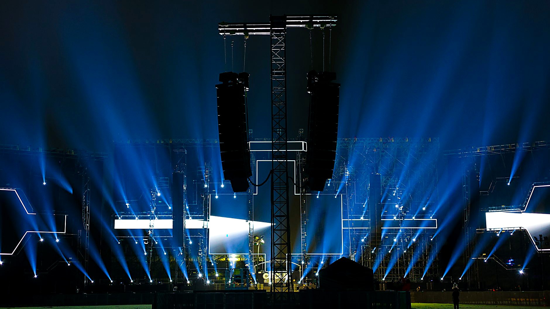 Learn how loud concerts may cause tinnitus and simple ways to protect your ears without missing the music
