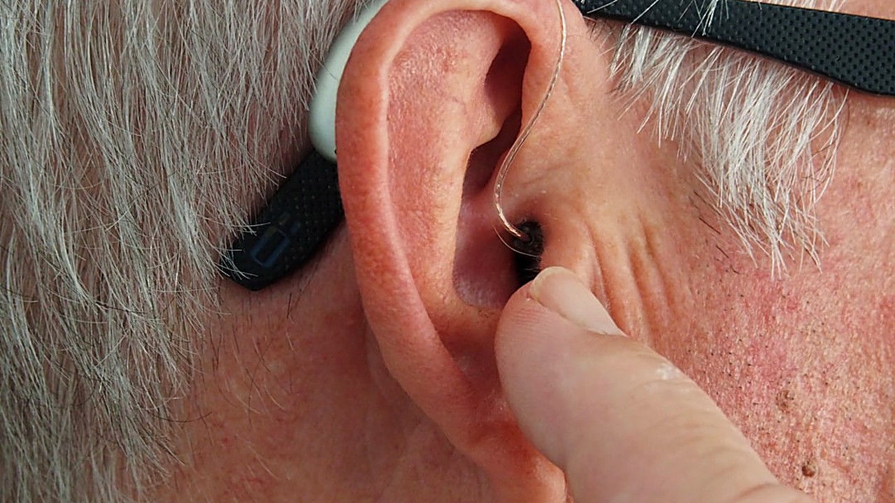 Learn how ear infections may trigger tinnitus, key signs to watch, and safe steps to ease ringing in ears