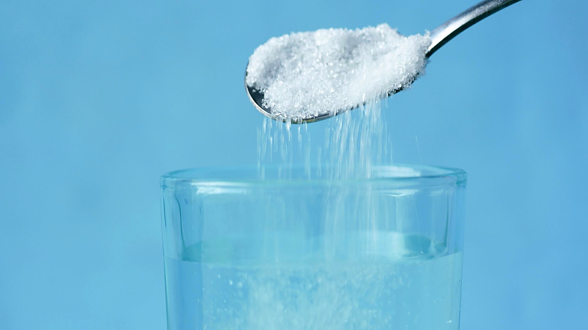 Learn a simple salt water rinse to reduce gum swelling quickly. Step‑by‑step guide, why it works, and safety tips…