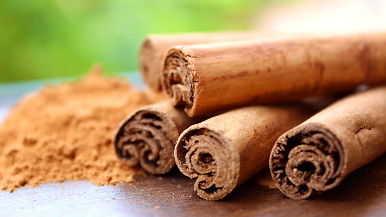 Learn practical, evidence‑based ways to lower blood sugar naturally even with a packed day. Simple food swaps, quick…