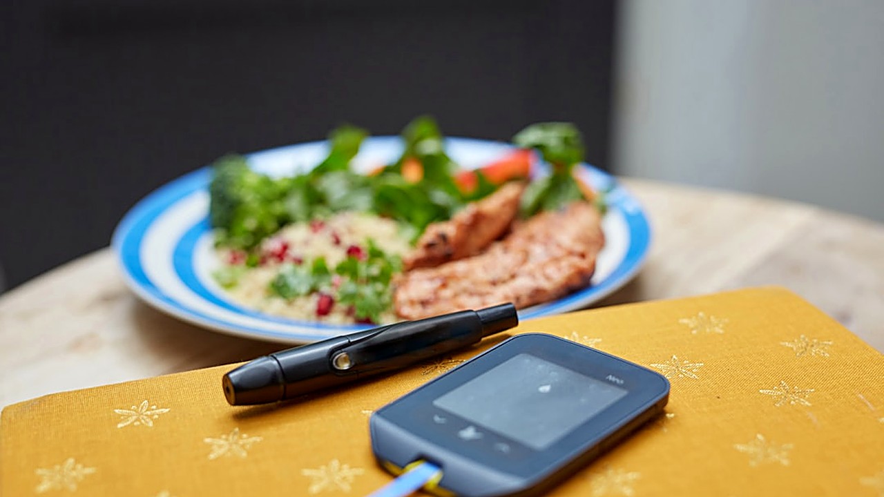 Learn the correct way to test blood sugar at home with this step-by-step guide. Avoid mistakes and get reliable results…